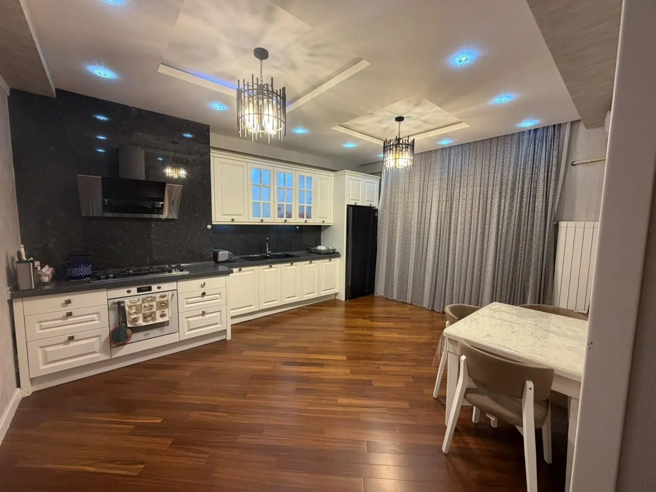 Kirayə 4 otaqlı Mənzil 200 m² Xətai r. Şah İsmayıl Xətai m. – şəkil 17