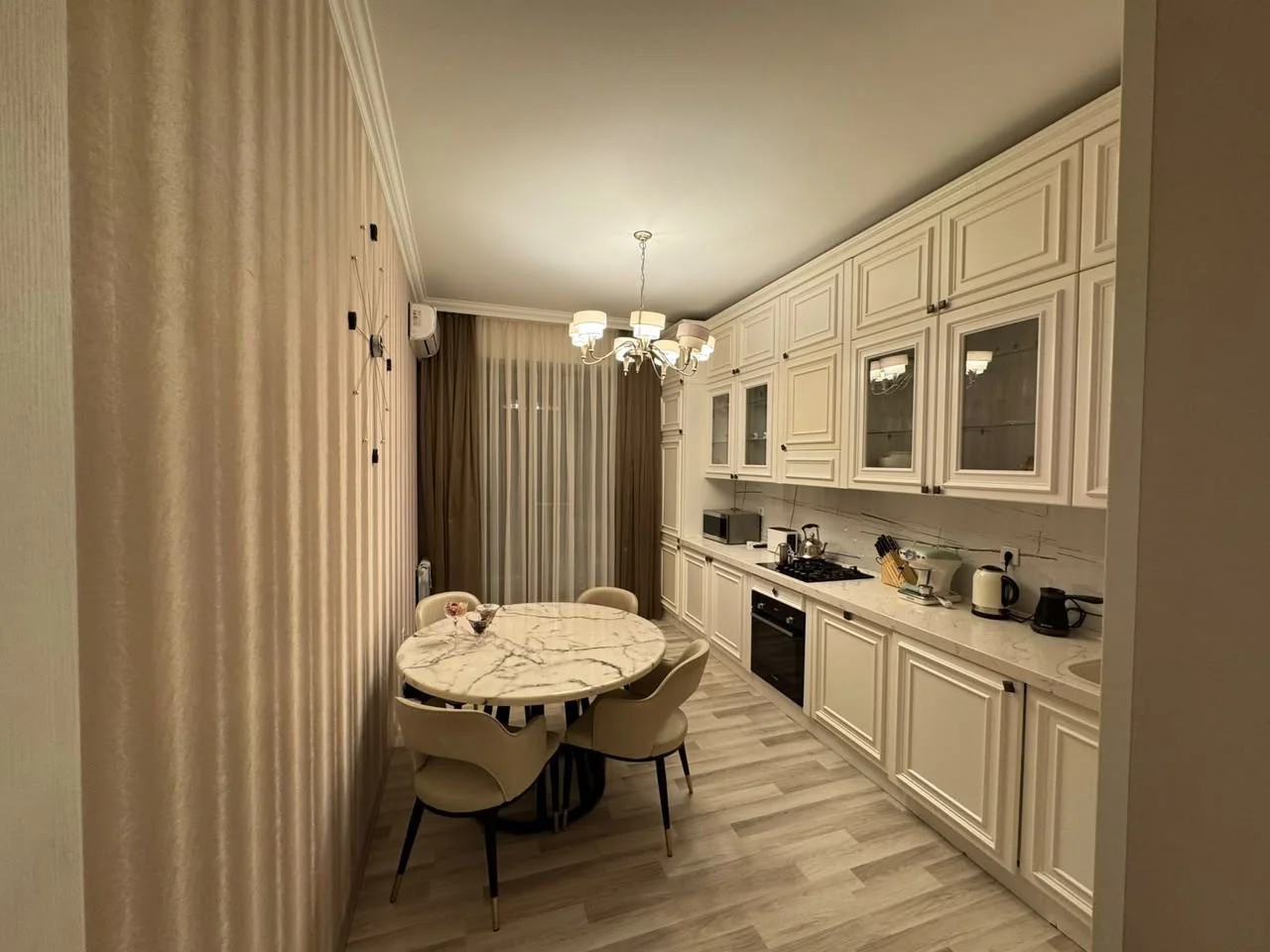 Kirayə 3 otaqlı Mənzil 120 m² Nəsimi r.