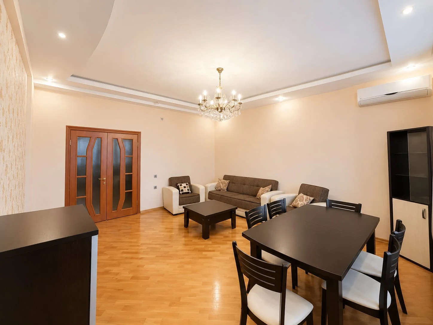 Kirayə 3 otaqlı Mənzil 145 m² Yasamal r.