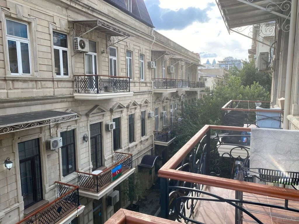 Kirayə 2 otaqlı Mənzil 60 m² Səbail r. Sahil m. – şəkil 1