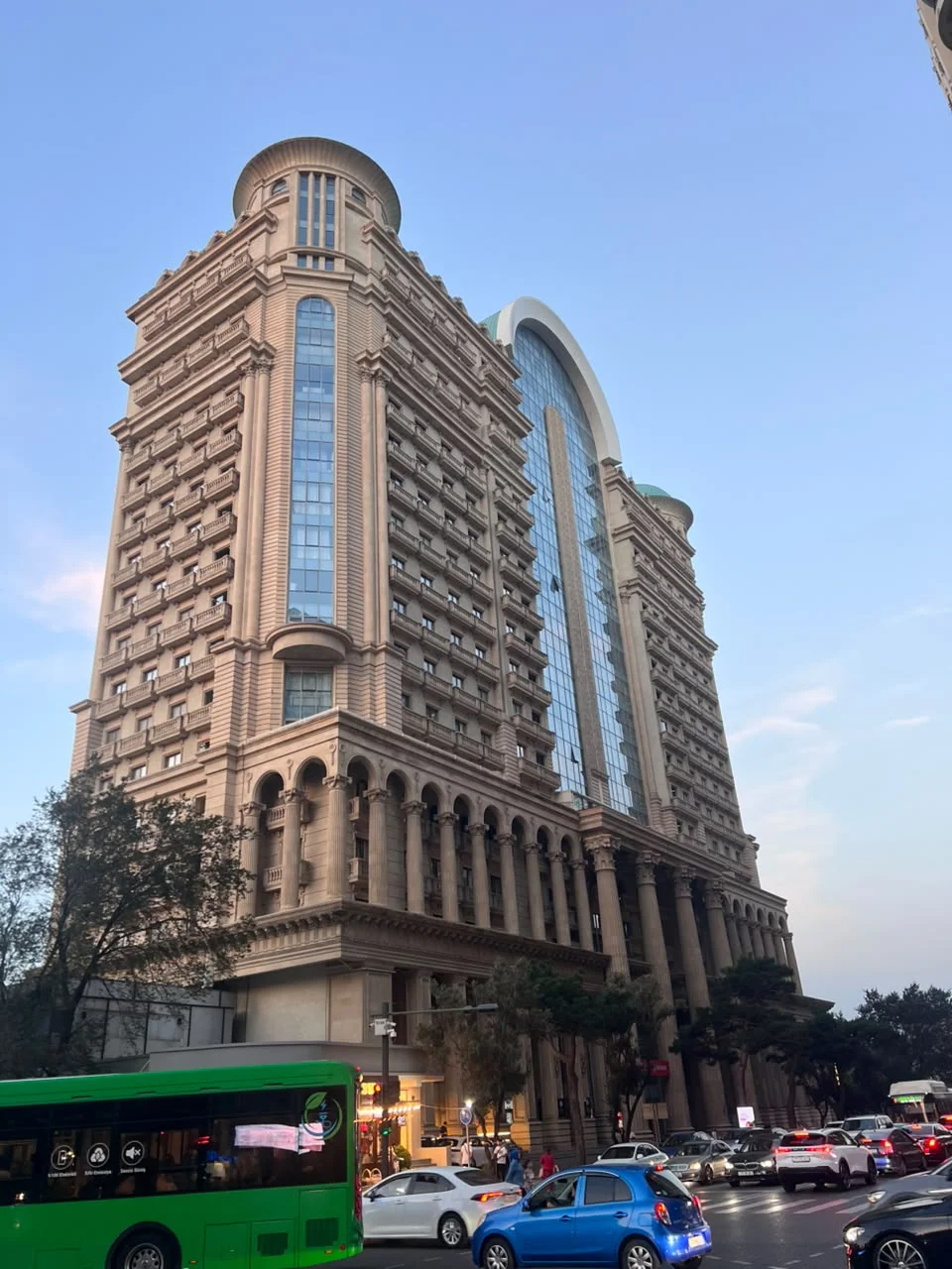 Kirayə 4 otaqlı Mənzil 180 m² Yasamal r.