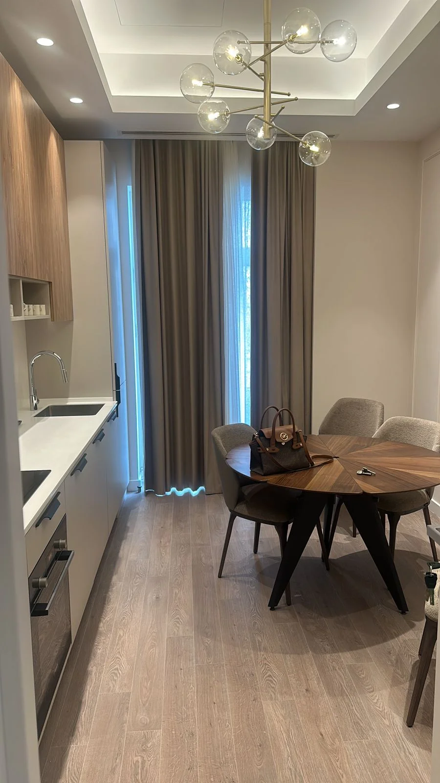 Kirayə 3 otaqlı Mənzil 112 m² Xətai r.
