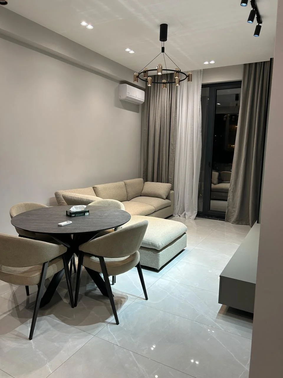 Kirayə 3 otaqlı Mənzil 97 m² Nəsimi r. 28 May m. – şəkil 1