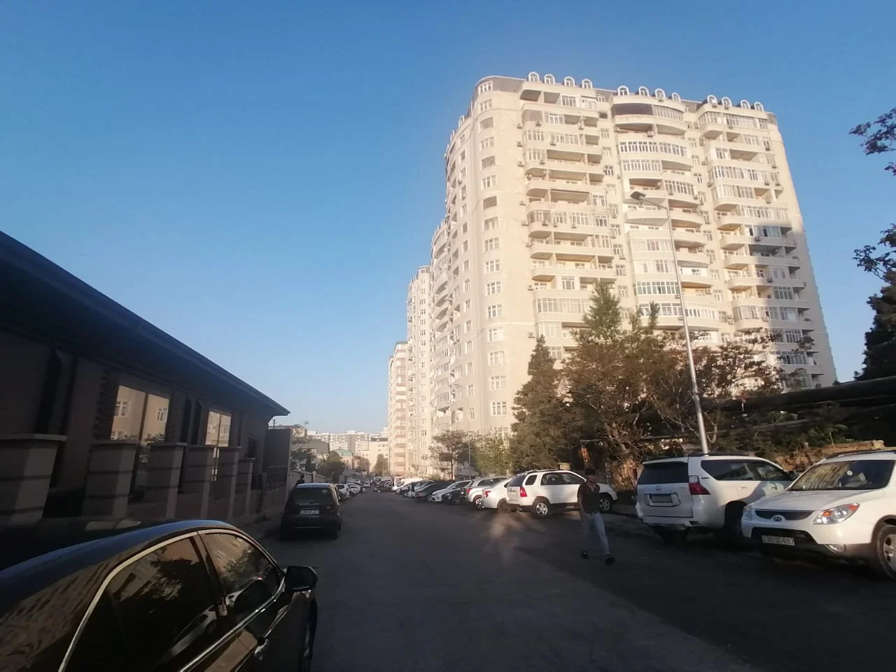 Satılır 2 otaqlı Mənzil 84 m² Yasamal r. İnşaatçılar m. – şəkil 3