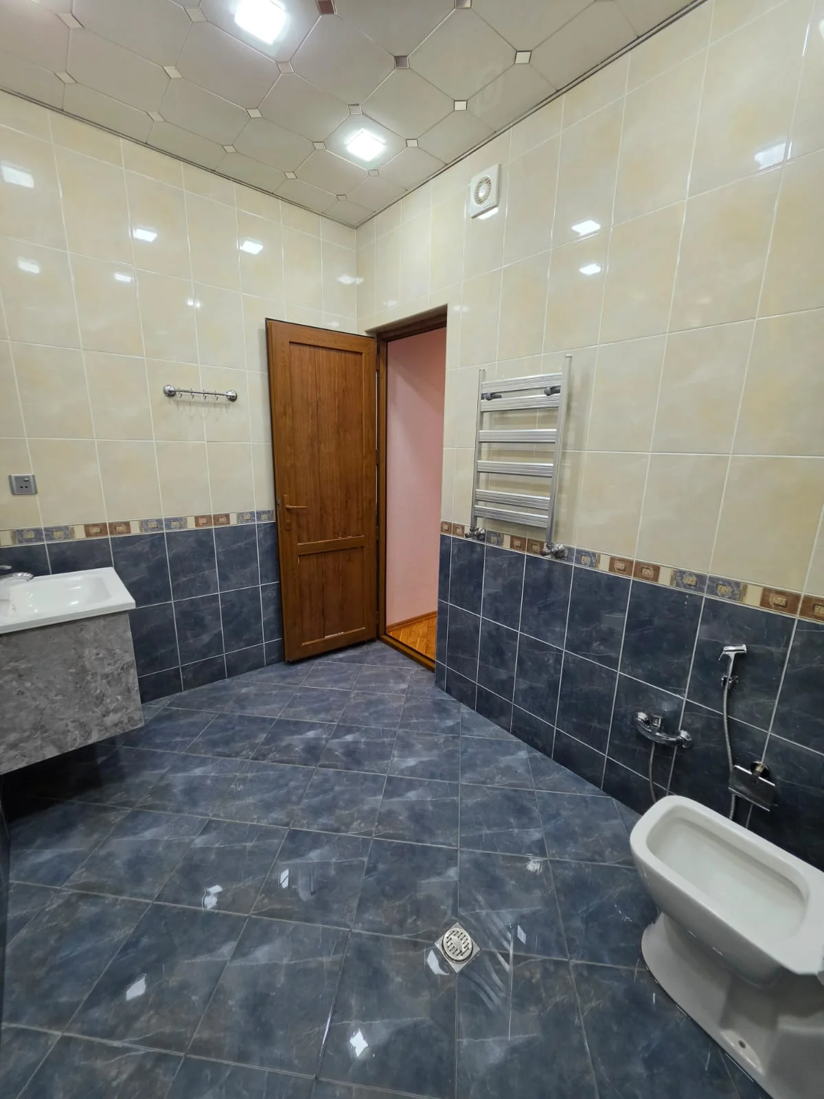 Kirayə 2 otaqlı Mənzil 95 m² Binəqədi r.