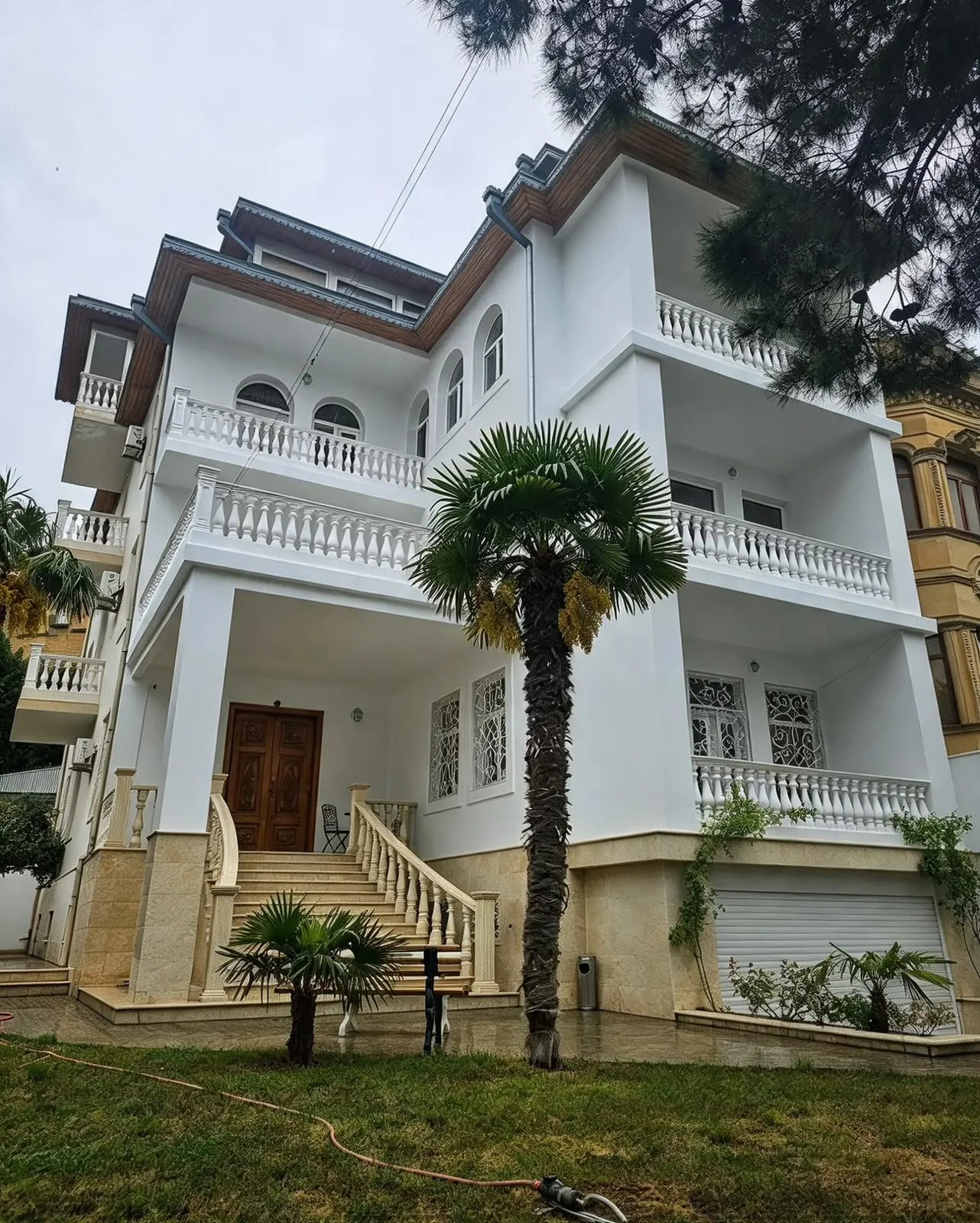 Kirayə 9 otaqlı Həyət evi / Bağ evi 700 m² Nəsimi r. – şəkil 1
