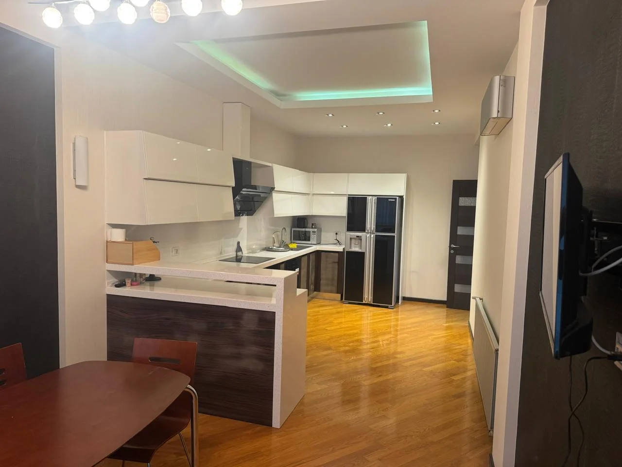 Kirayə 3 otaqlı Mənzil 250 m² Xətai r. Ağ şəhər q. Şah İsmayıl Xətai m. – şəkil 2