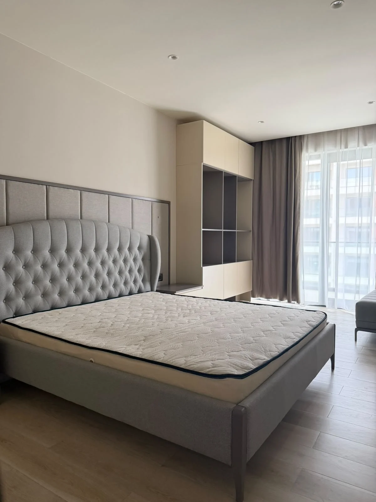 Kirayə 2 otaqlı Mənzil 97 m² Xətai r.
