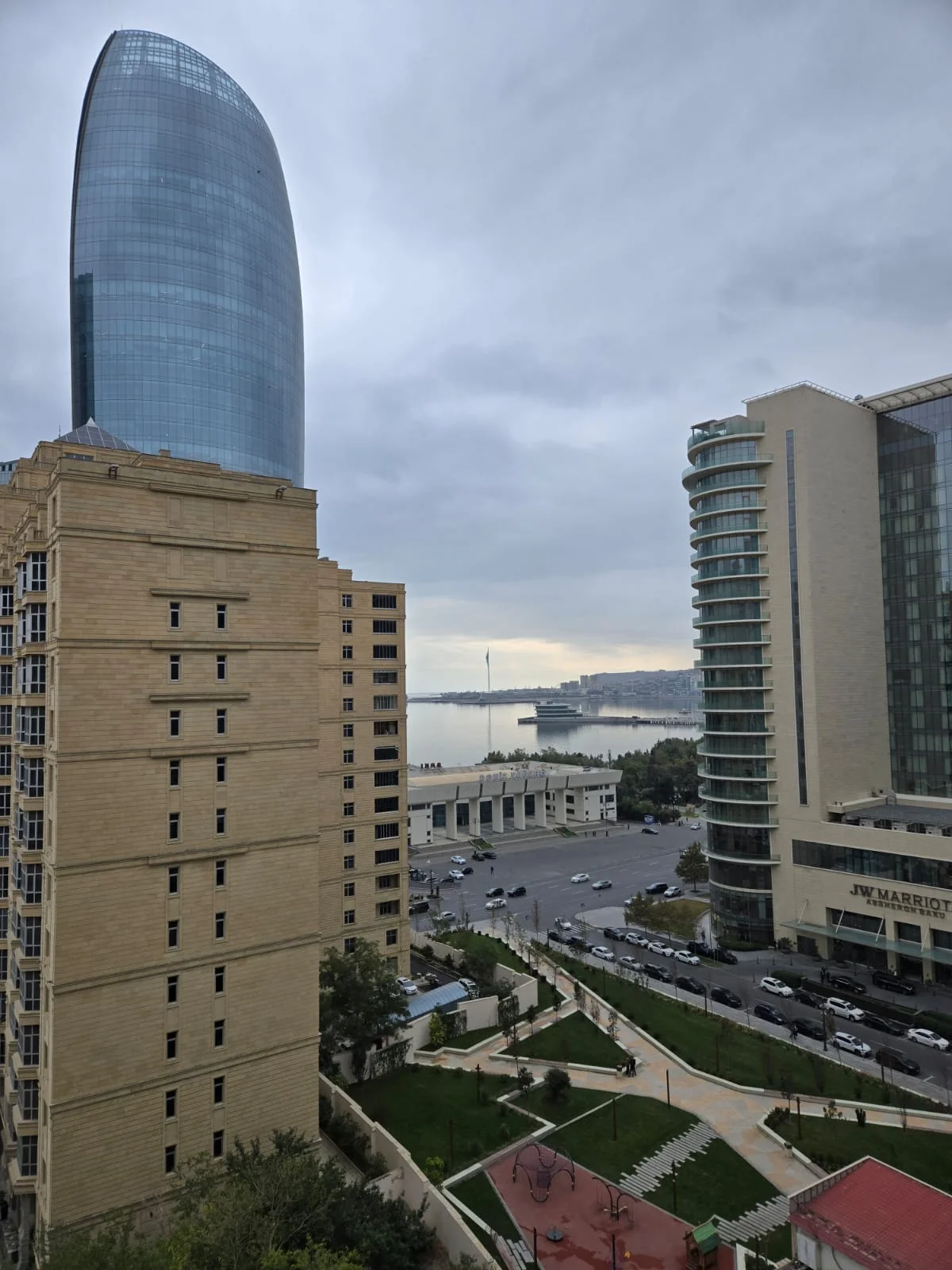 Kirayə 2 otaqlı Mənzil 80 m² Səbail r.