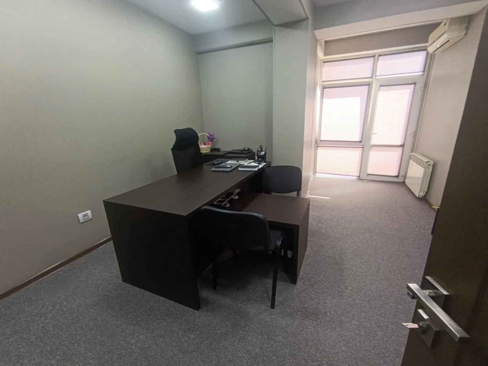 Kirayə 4 otaqlı Ofis 101 m² Yasamal r.