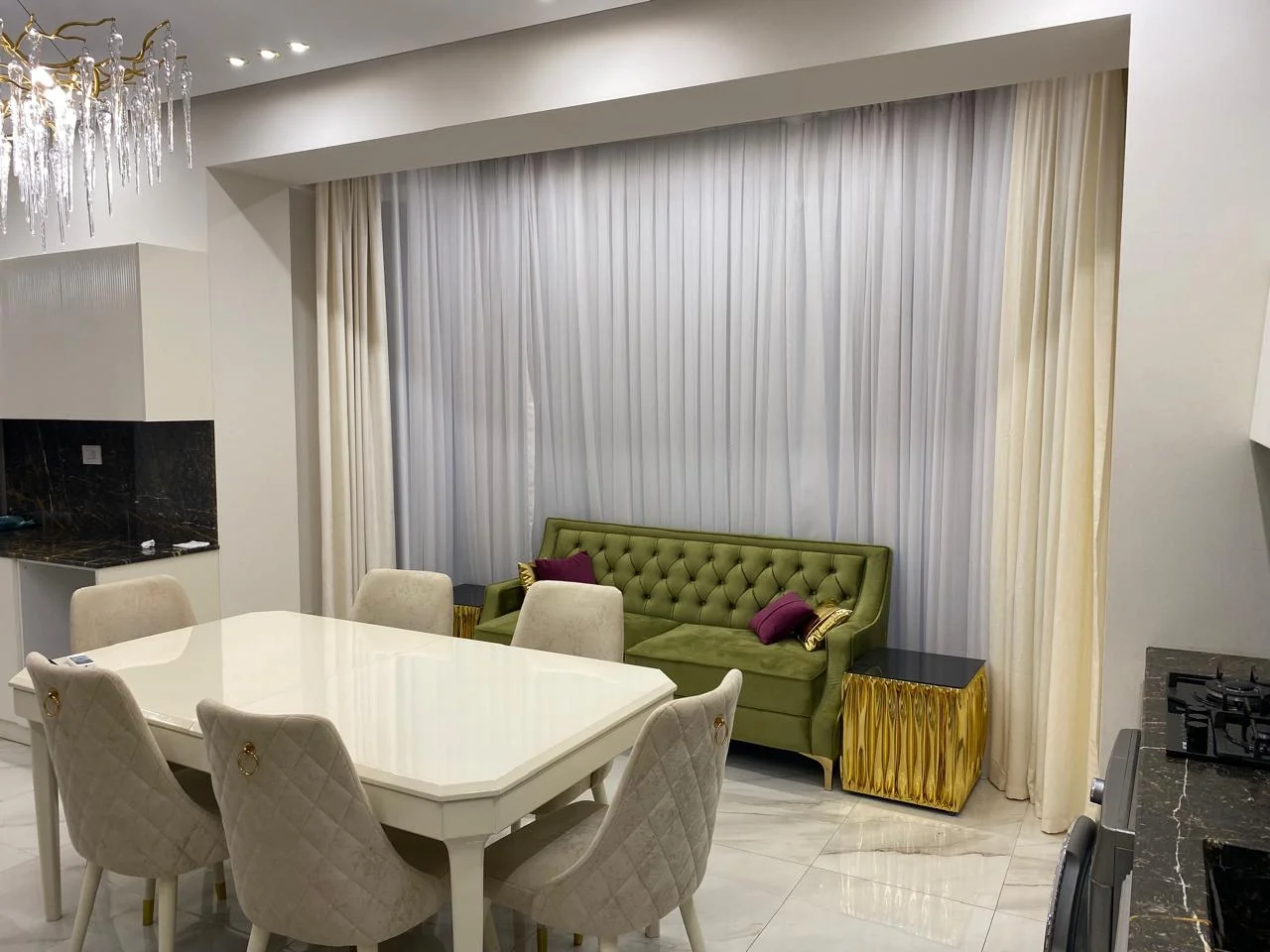 Kirayə 3 otaqlı Mənzil 170 m² Nəsimi r.