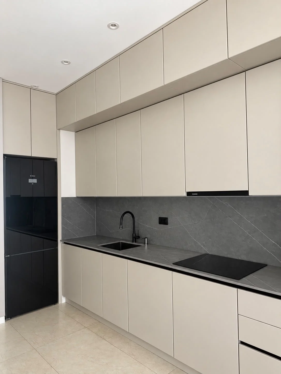 Kirayə 3 otaqlı Mənzil 140 m² Xətai r. Ağ şəhər q. – şəkil 14
