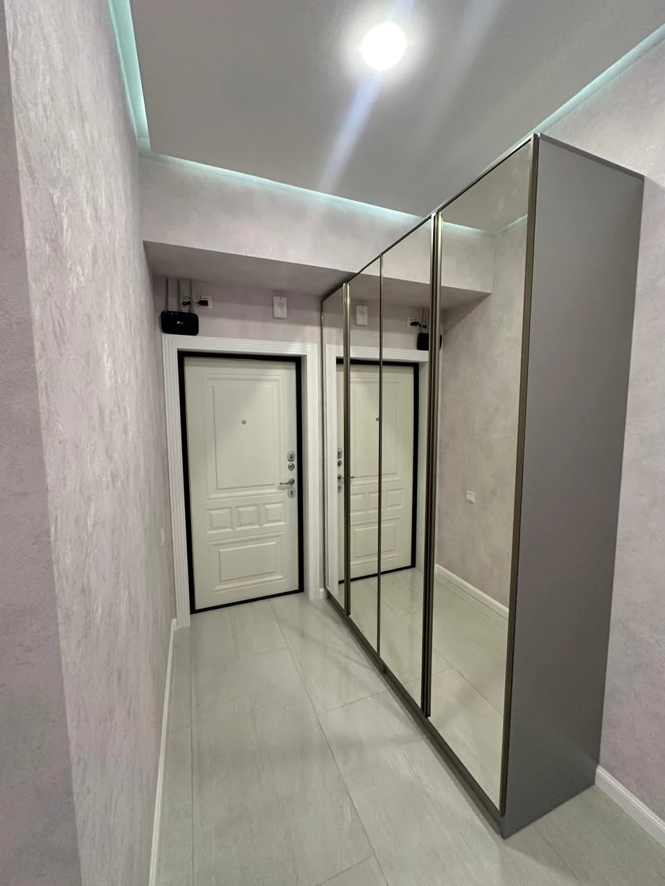 Kirayə 2 otaqlı Mənzil 93 m² Xətai r.