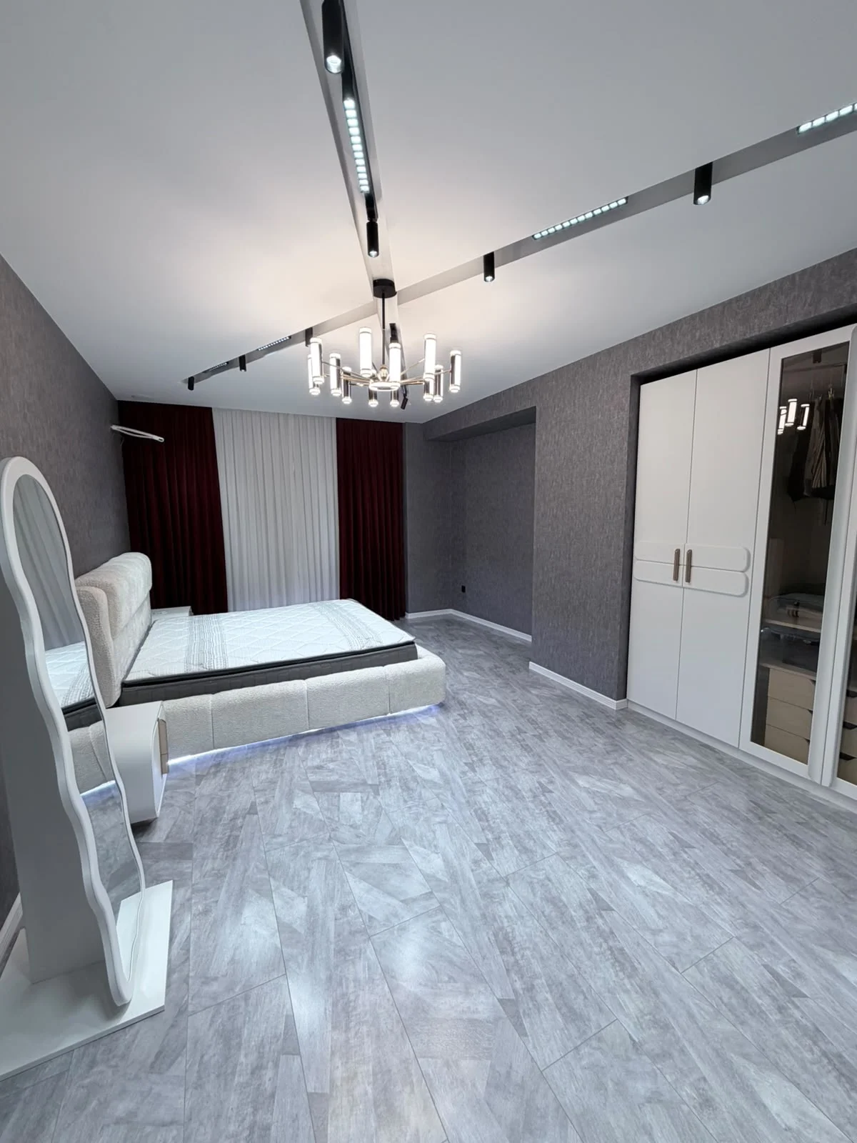 Kirayə 3 otaqlı Mənzil 140 m² Nəsimi r.
