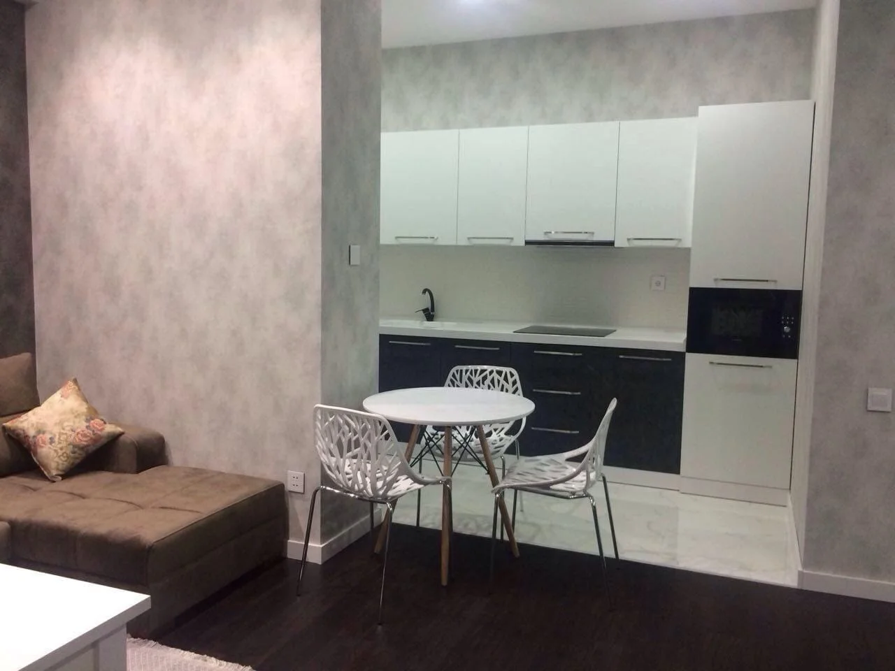 Kirayə 2 otaqlı Mənzil 70 m² Nəsimi r.