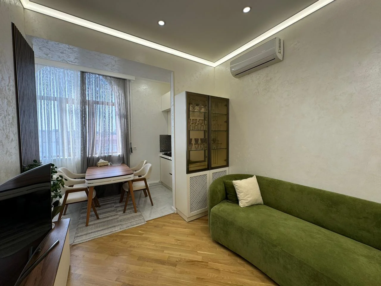 Kirayə 2 otaqlı Mənzil 95 m² Nərimanov r.