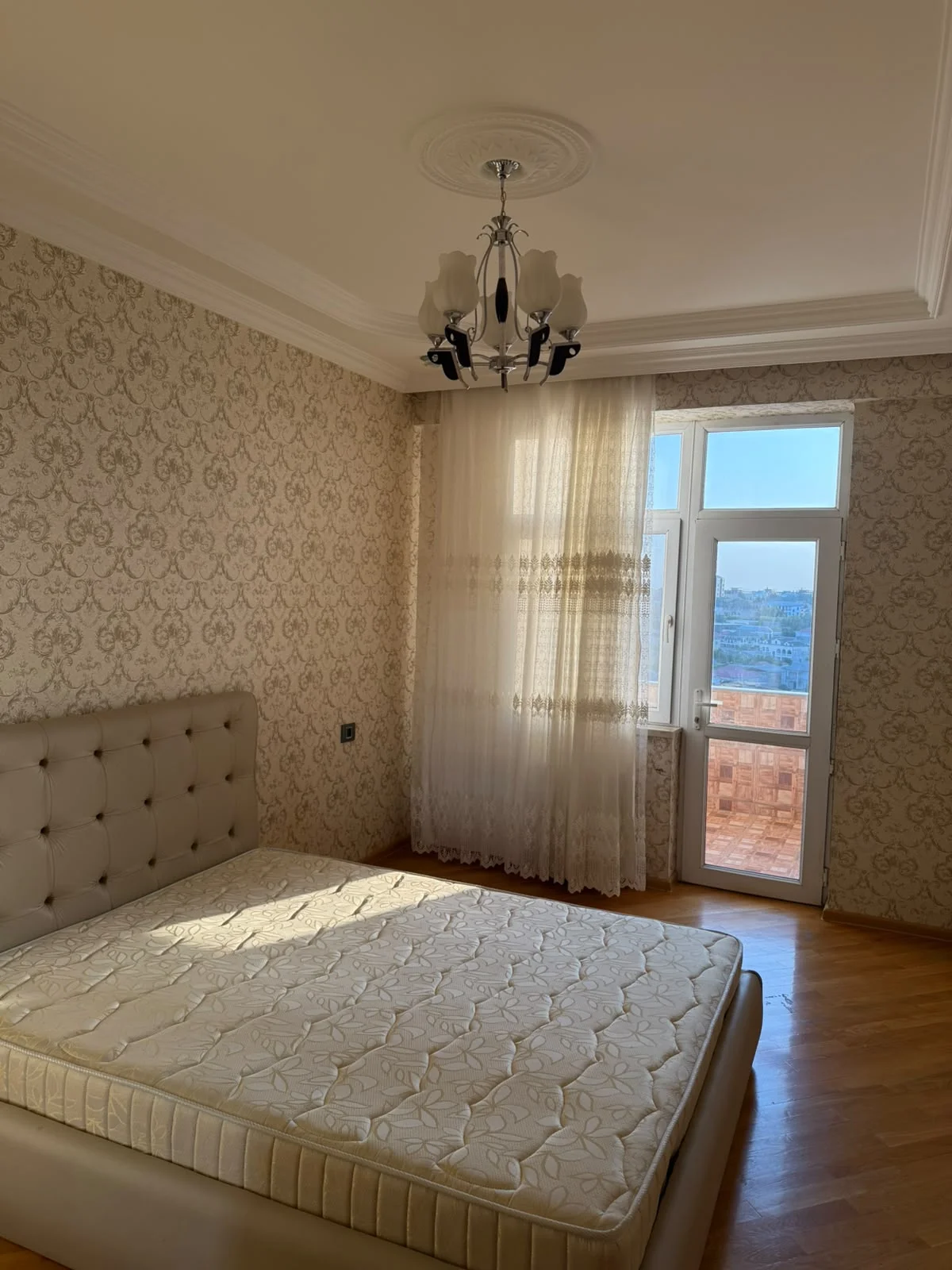 Kirayə 4 otaqlı Mənzil 155 m² Səbail r.