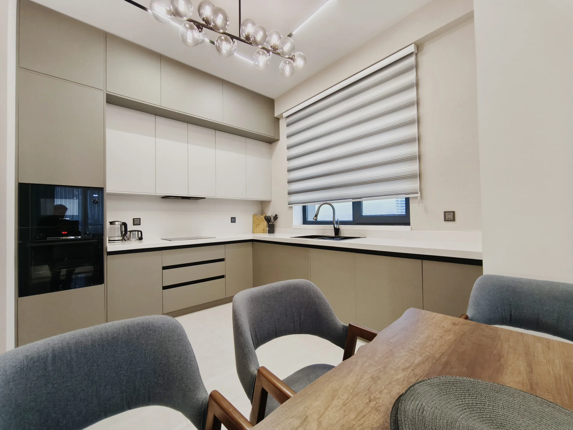 Kirayə 3 otaqlı Mənzil 120 m² Xətai r.