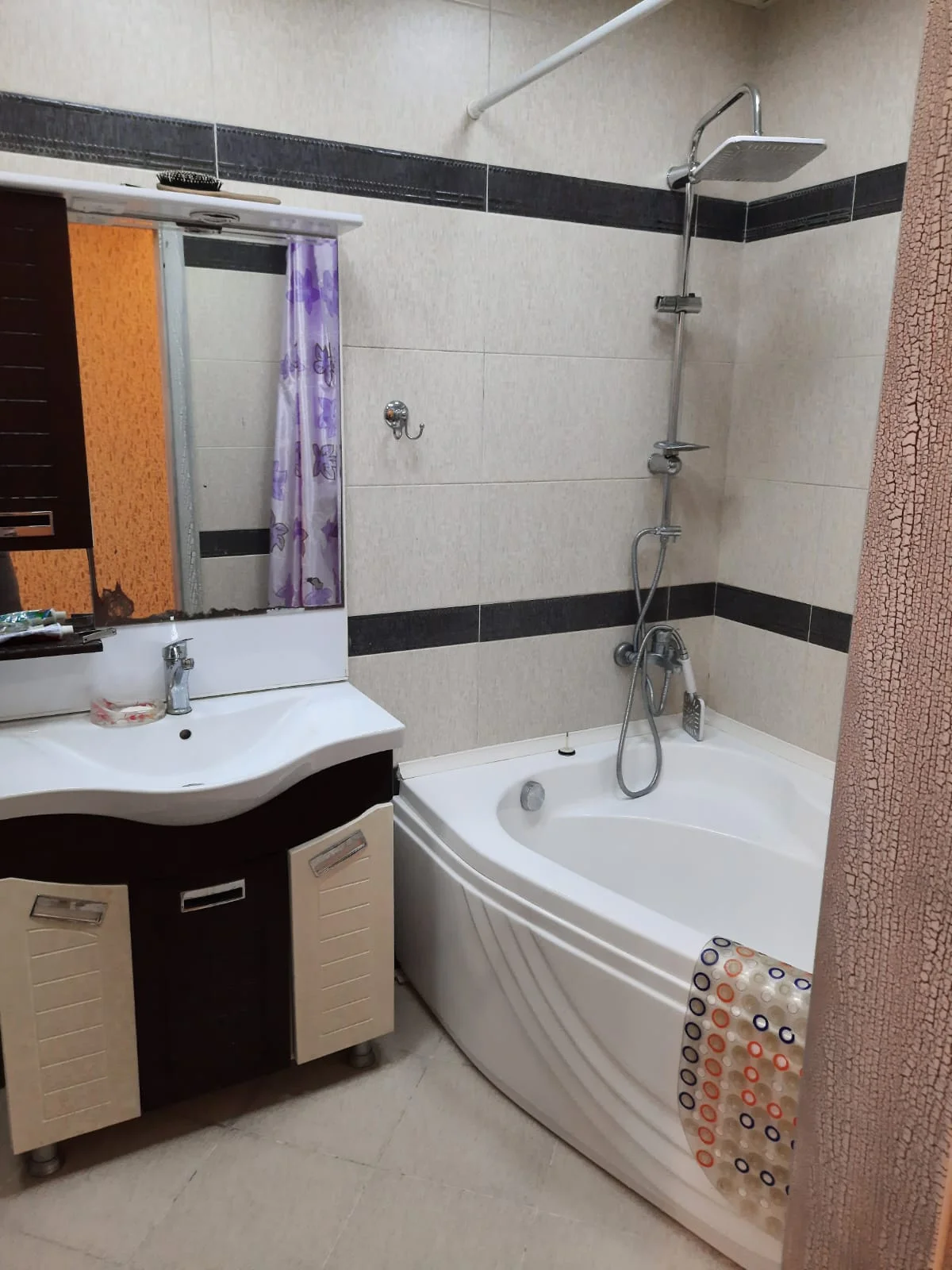 Kirayə 3 otaqlı Mənzil 130 m² Xətai r.