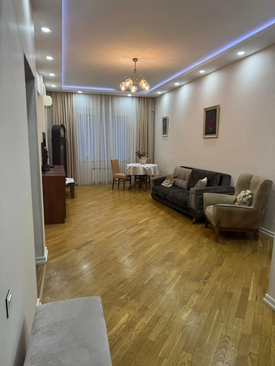 Kirayə 2 otaqlı Mənzil 85 m² Nəsimi r.