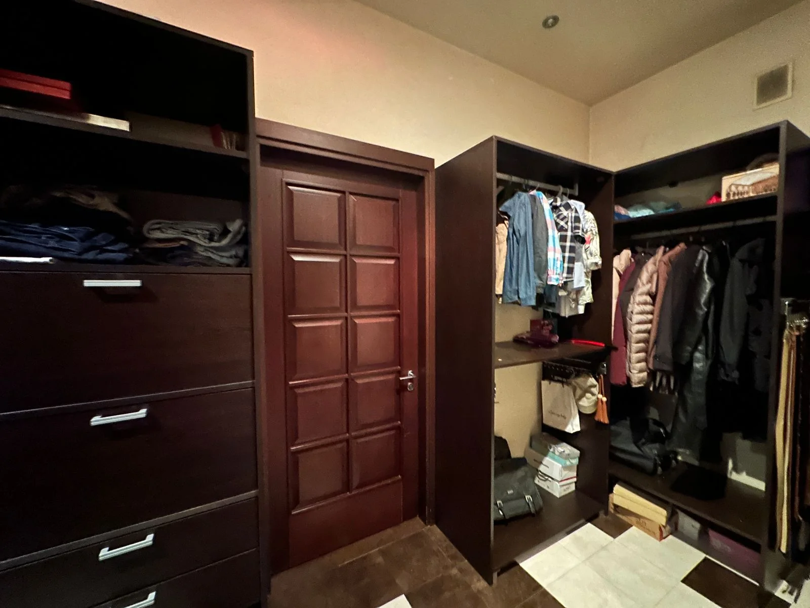 Kirayə 3 otaqlı Mənzil 160 m² Nəsimi r.