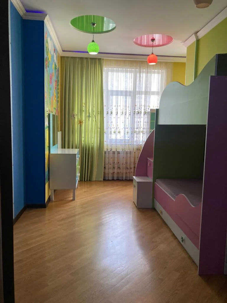Kirayə 4 otaqlı Mənzil 175 m² Nərimanov r.