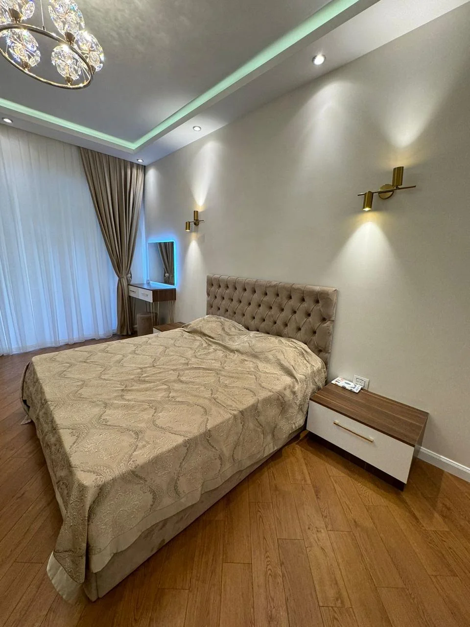 Kirayə 3 otaqlı Mənzil 120 m² Xətai r.