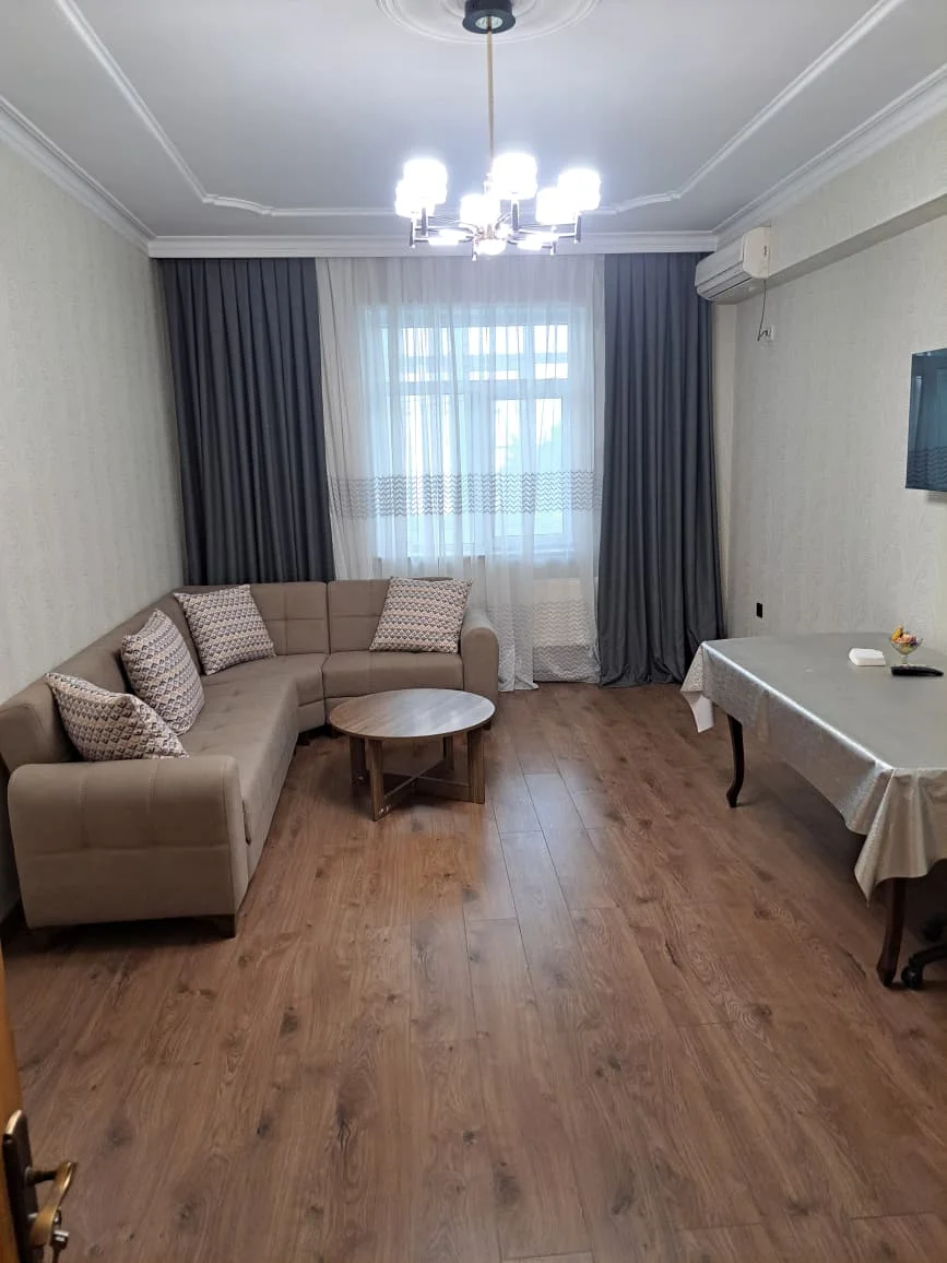 Kirayə 3 otaqlı Mənzil 112 m² Yasamal r.