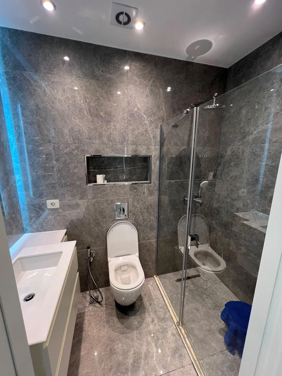Kirayə 3 otaqlı Mənzil 95 m² Nərimanov r.