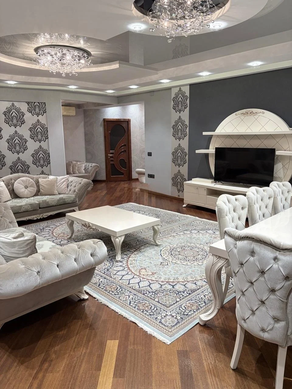 Kirayə 4 otaqlı Mənzil 200 m² Nərimanov r.