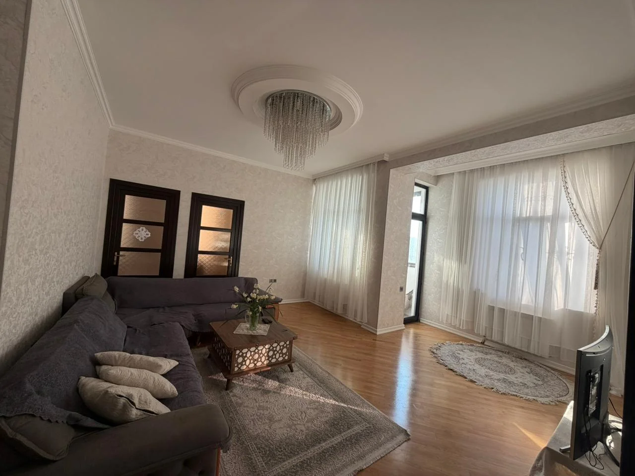 Satılır 3 otaqlı Mənzil 97 m² Yasamal r. İnşaatçılar m. – şəkil 1