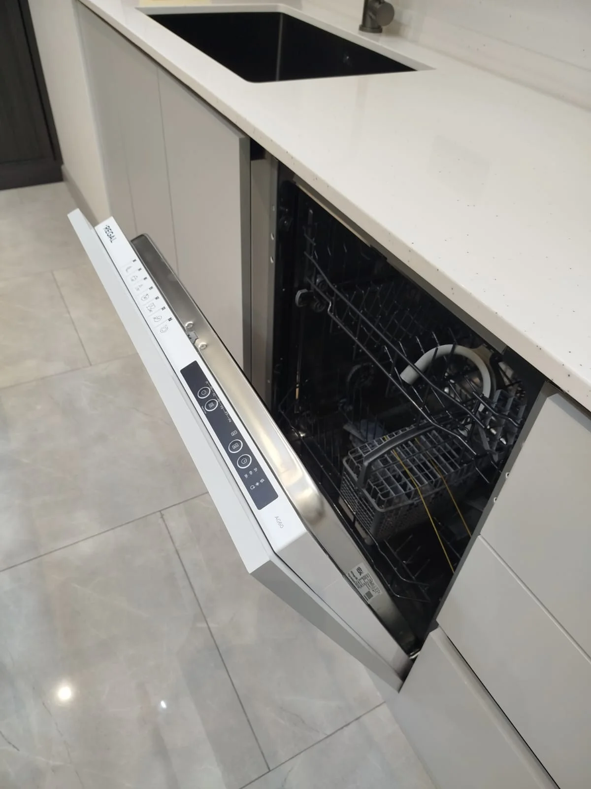Kirayə 3 otaqlı Mənzil 100 m² Nəsimi r. 28 May m. – şəkil 8
