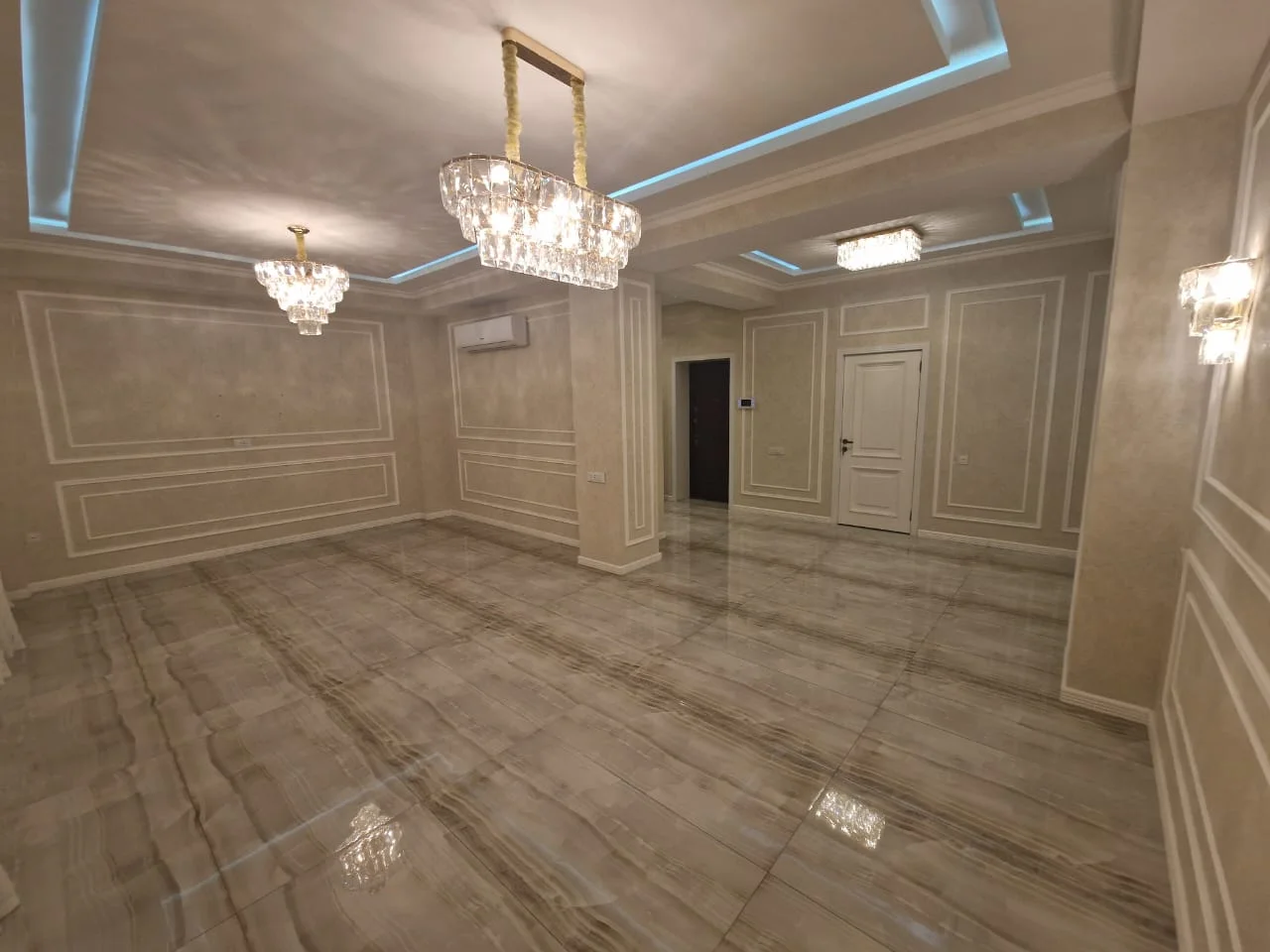 Kirayə 5 otaqlı Mənzil 200 m² Xətai r.
