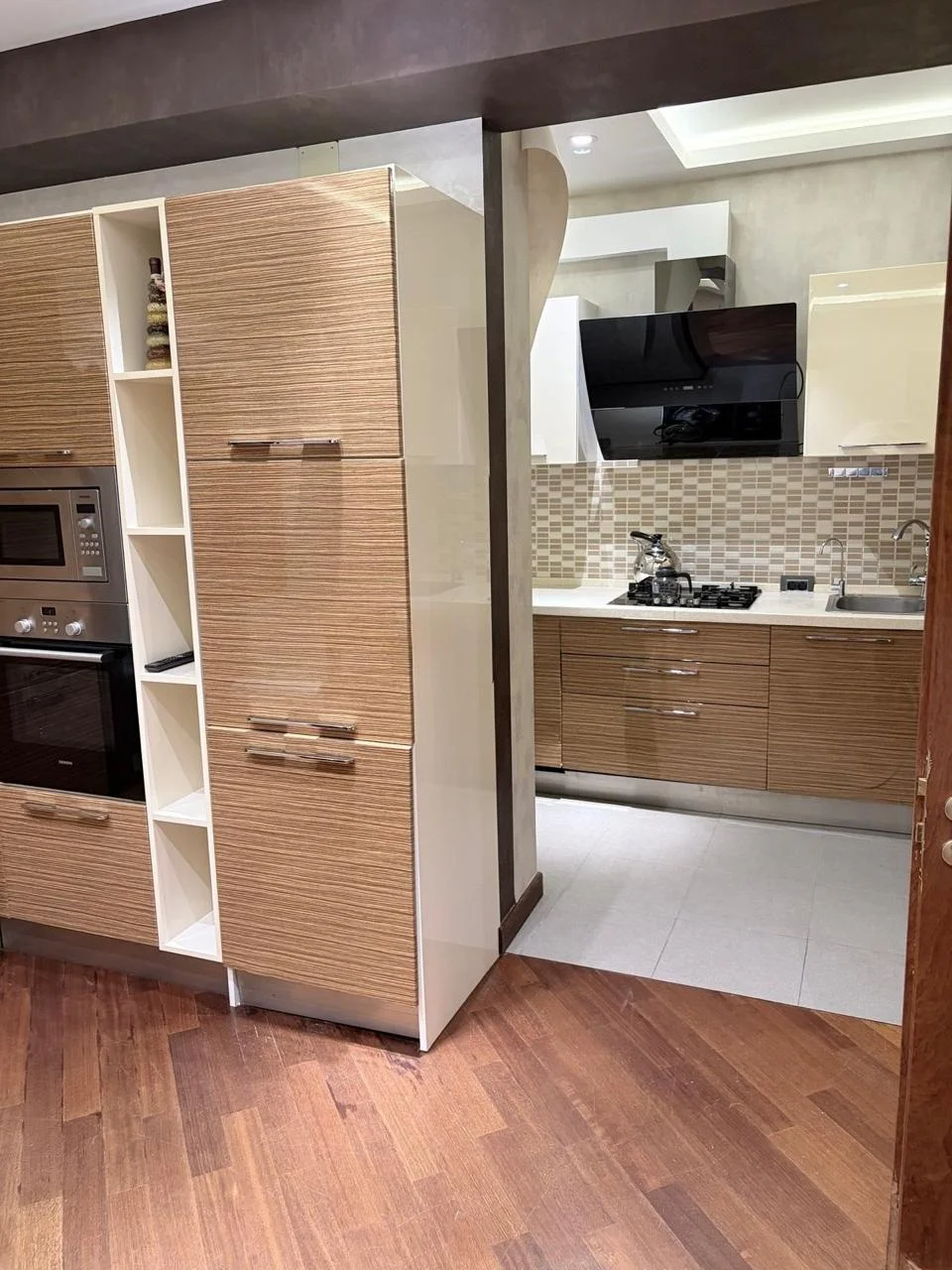 Kirayə 4 otaqlı Mənzil 200 m² Nərimanov r.
