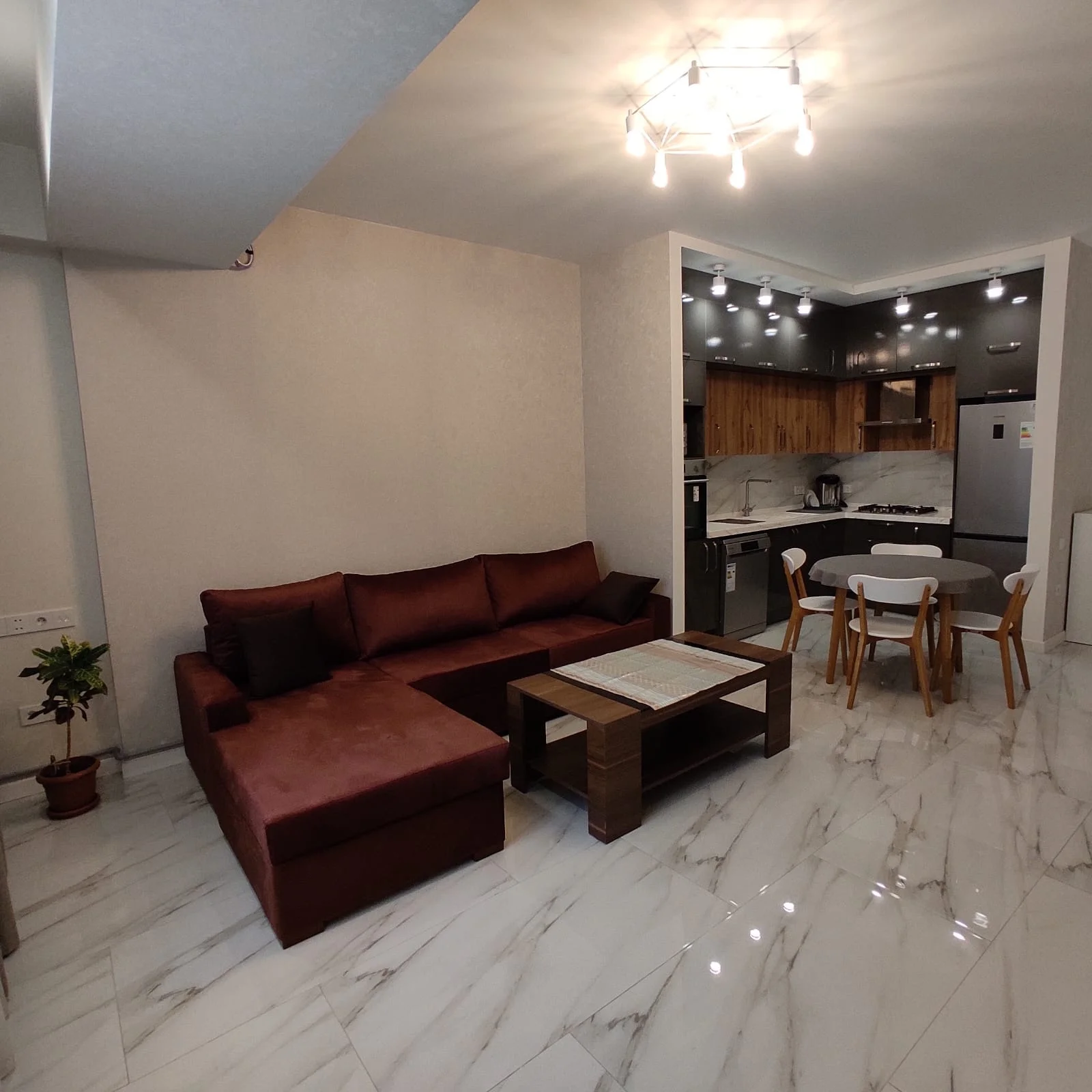Kirayə 2 otaqlı Mənzil 85 m² Nəsimi r.