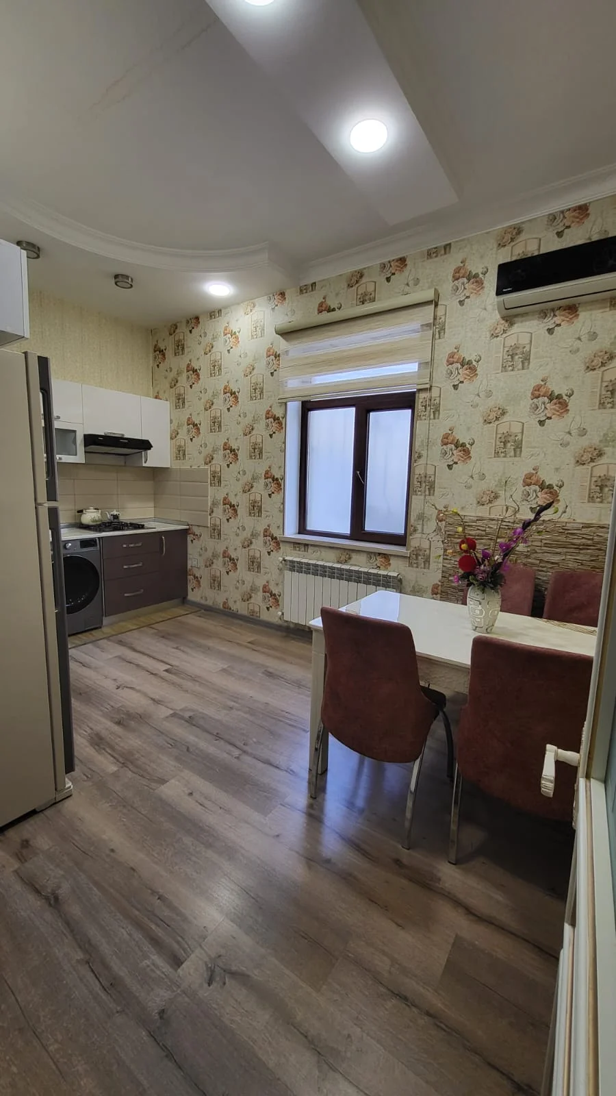 Kirayə 7 otaqlı Həyət evi / Bağ evi 260 m² Səbail r.
