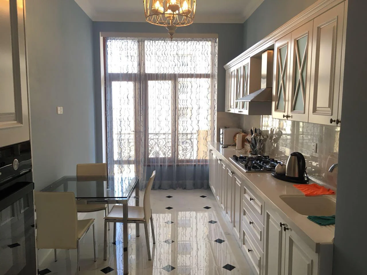 Kirayə 3 otaqlı Mənzil 165 m² Səbail r.