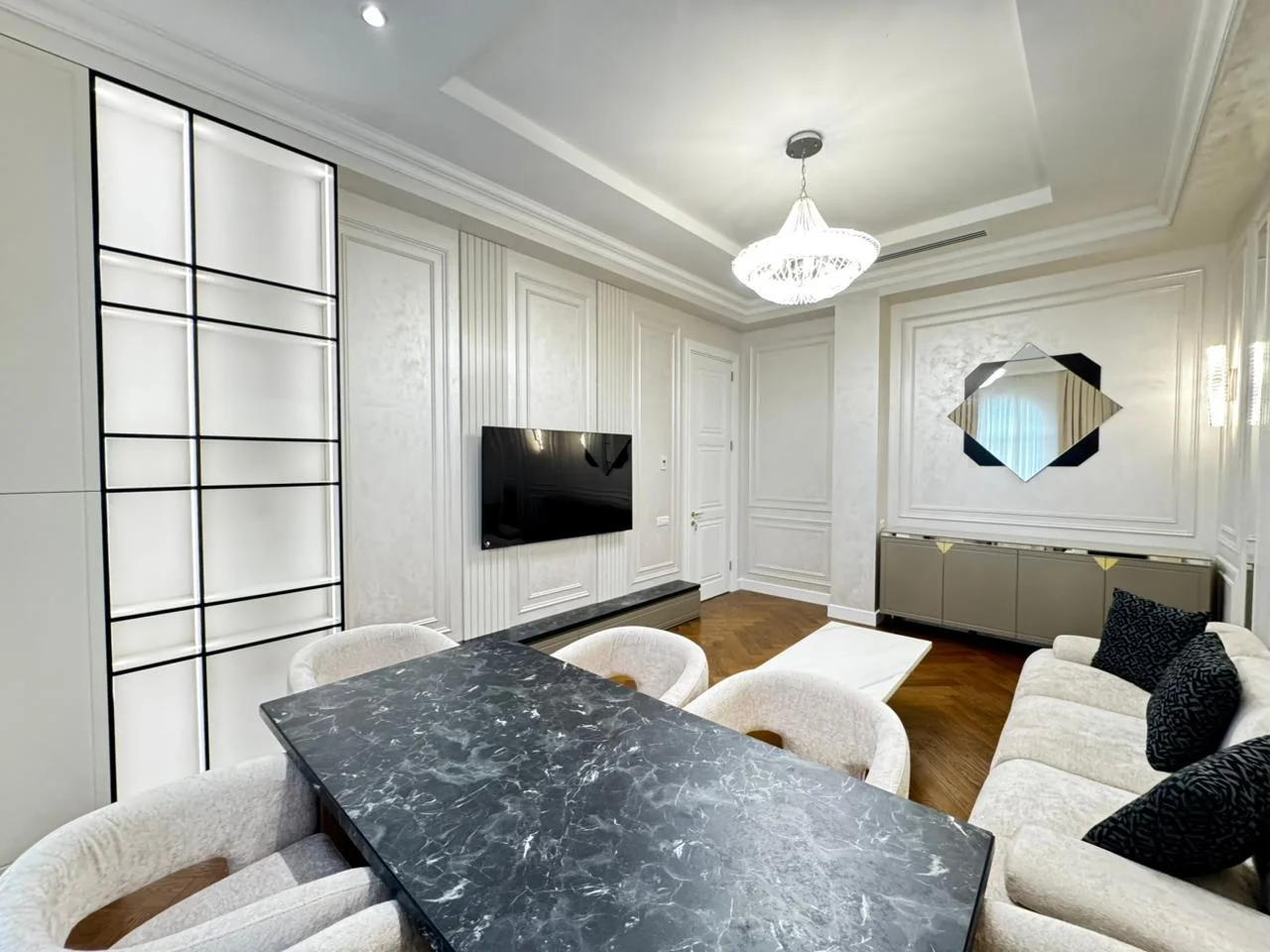Kirayə 4 otaqlı Mənzil 165 m² Xətai r.