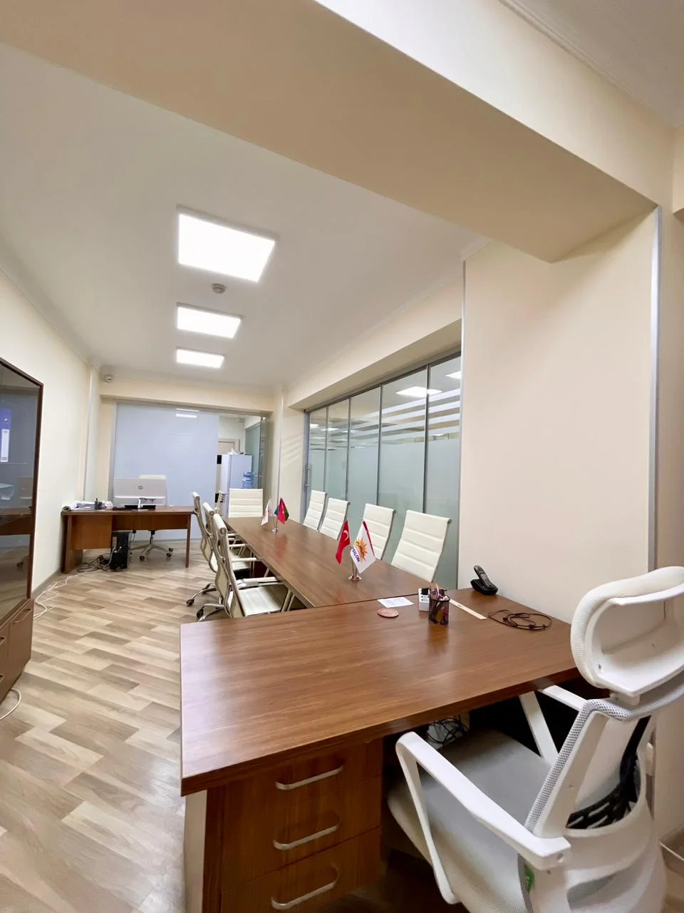 Kirayə 12 otaqlı Ofis 400 m² Yasamal r.