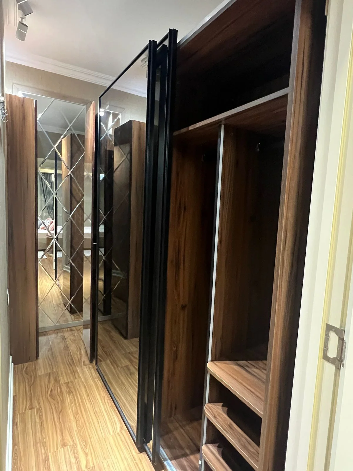 Kirayə 4 otaqlı Mənzil 190 m² Xətai r.