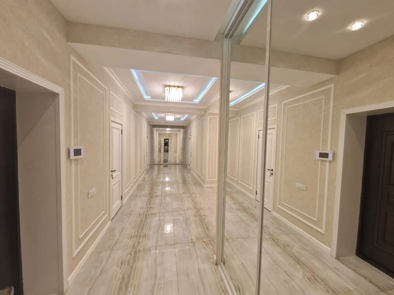 Kirayə 5 otaqlı Mənzil 200 m² Xətai r.