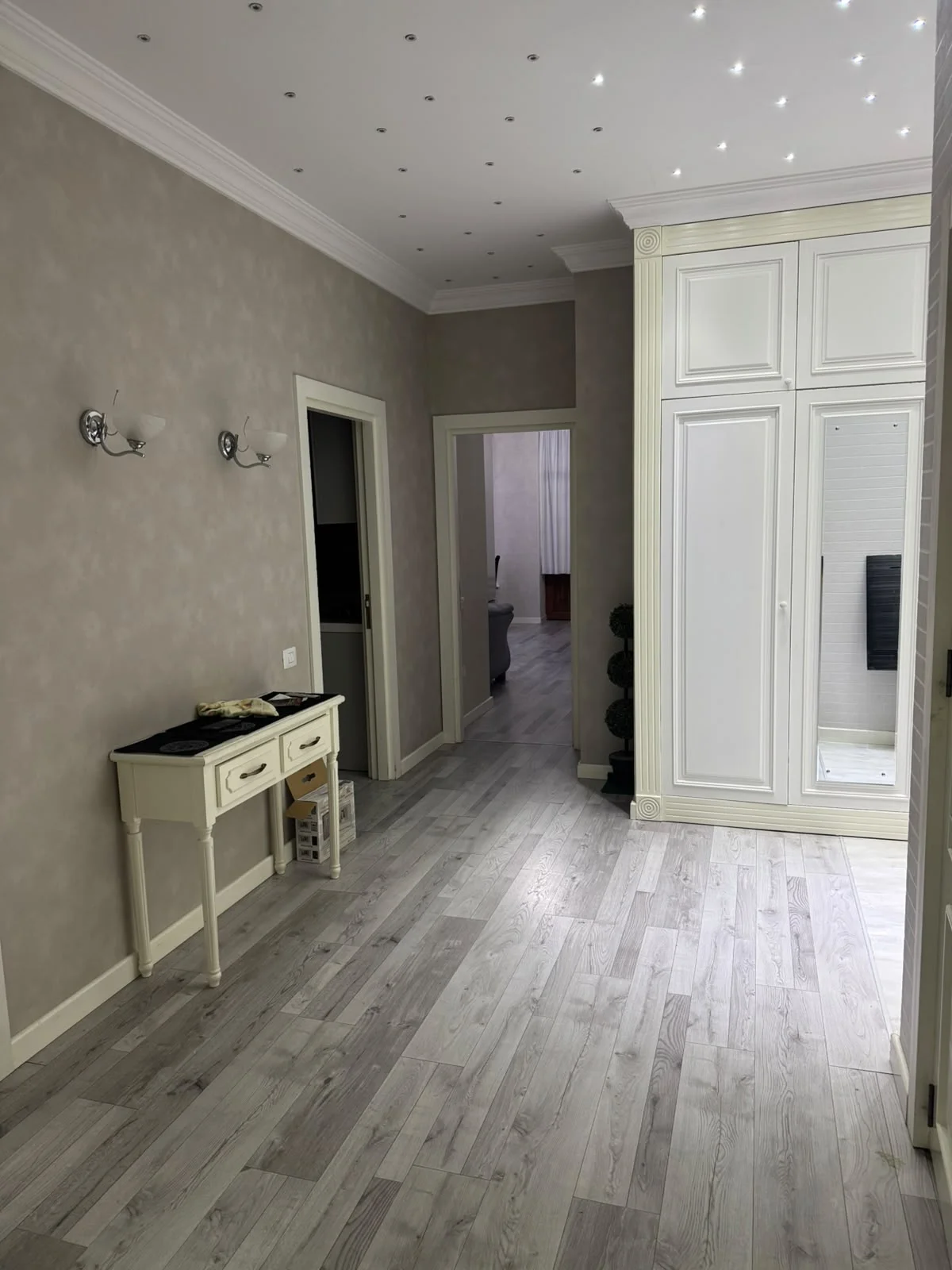 Kirayə 3 otaqlı Mənzil 120 m² Yasamal r. İnşaatçılar m. – şəkil 1