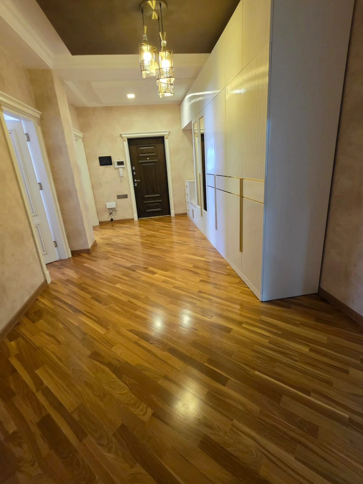 Kirayə 3 otaqlı Mənzil 115 m² Xətai r.