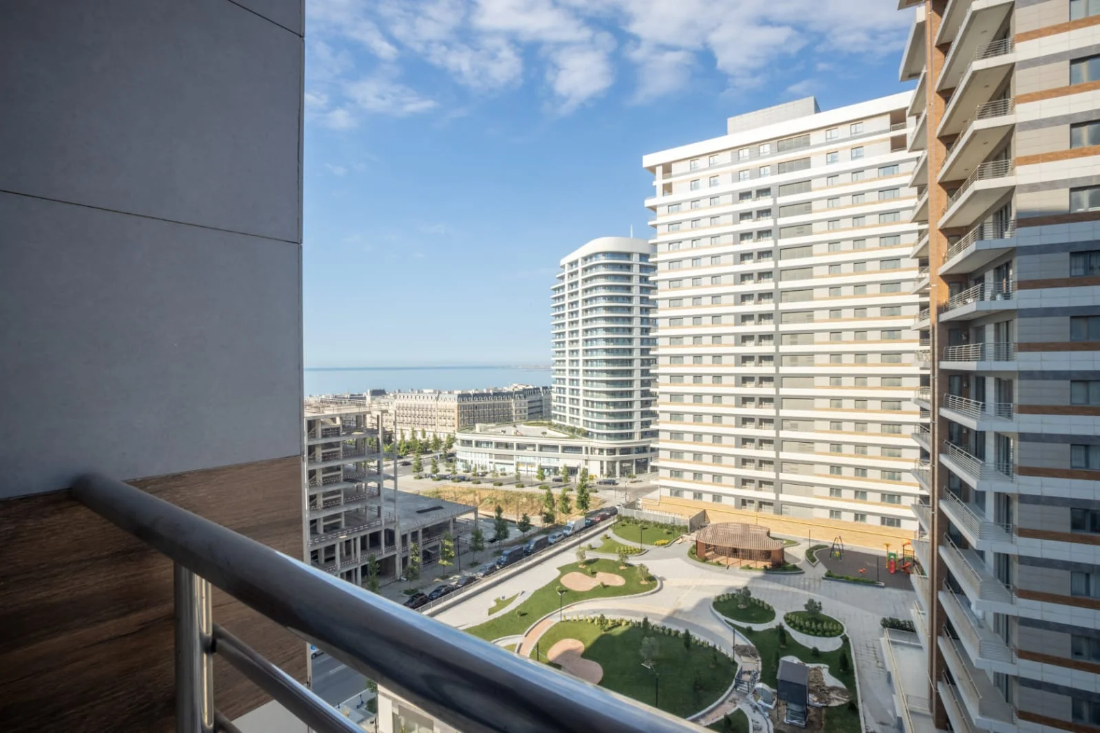 Kirayə 3 otaqlı Mənzil 160 m² Xətai r.