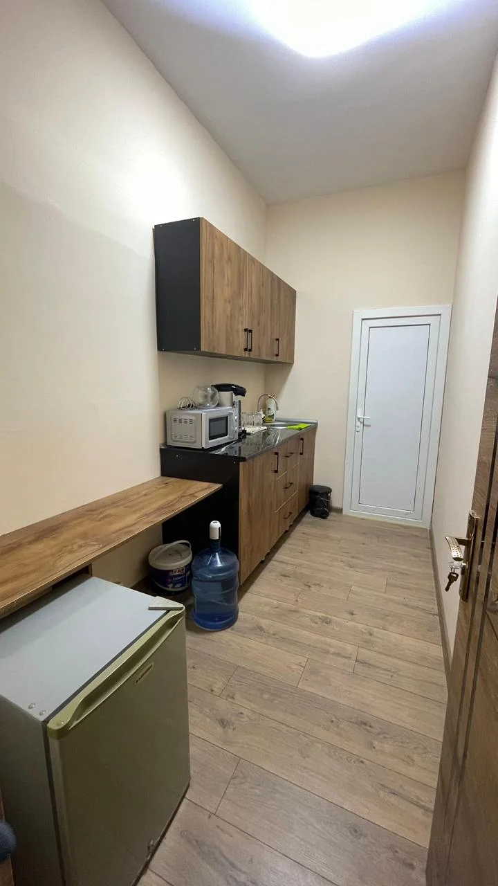 Kirayə 6 otaqlı Ofis 130 m² Nəsimi r.