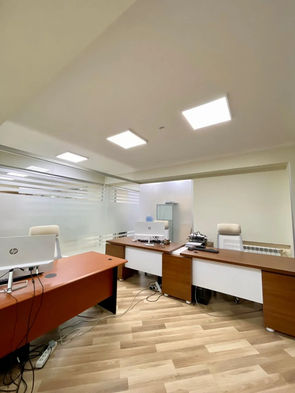 Kirayə 12 otaqlı Ofis 400 m² Yasamal r.