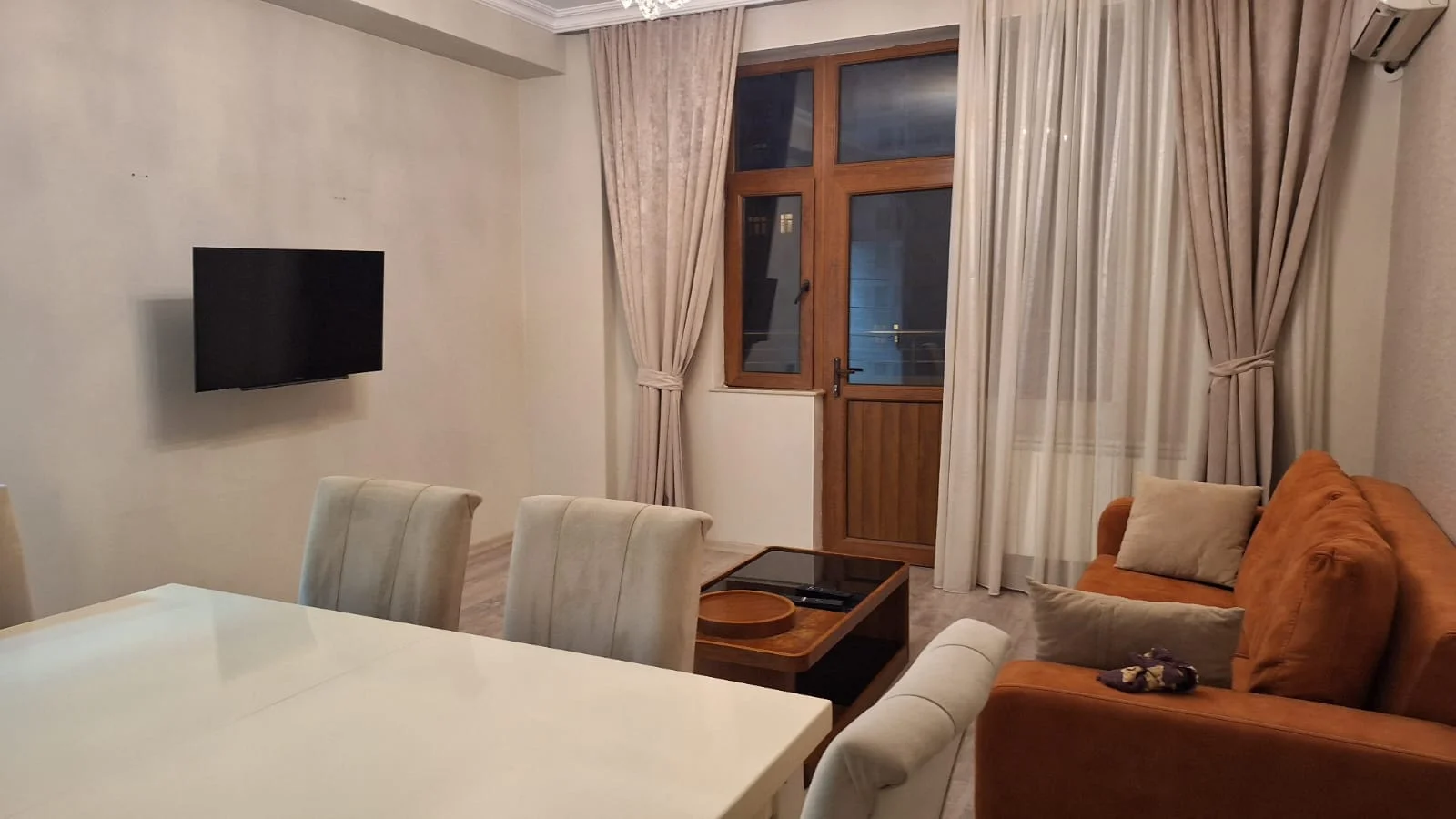 Kirayə 2 otaqlı Mənzil 103 m² Nərimanov r. – şəkil 2