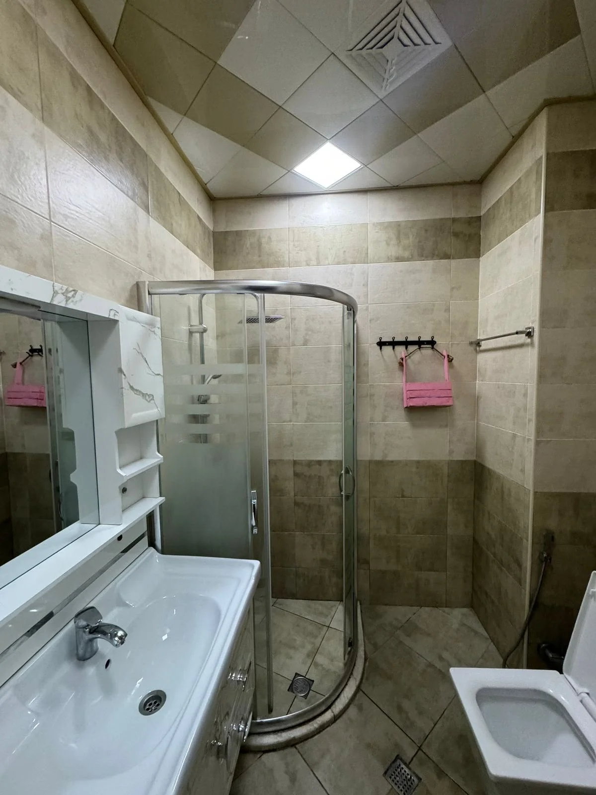 Kirayə 4 otaqlı Mənzil 150 m² Xətai r.