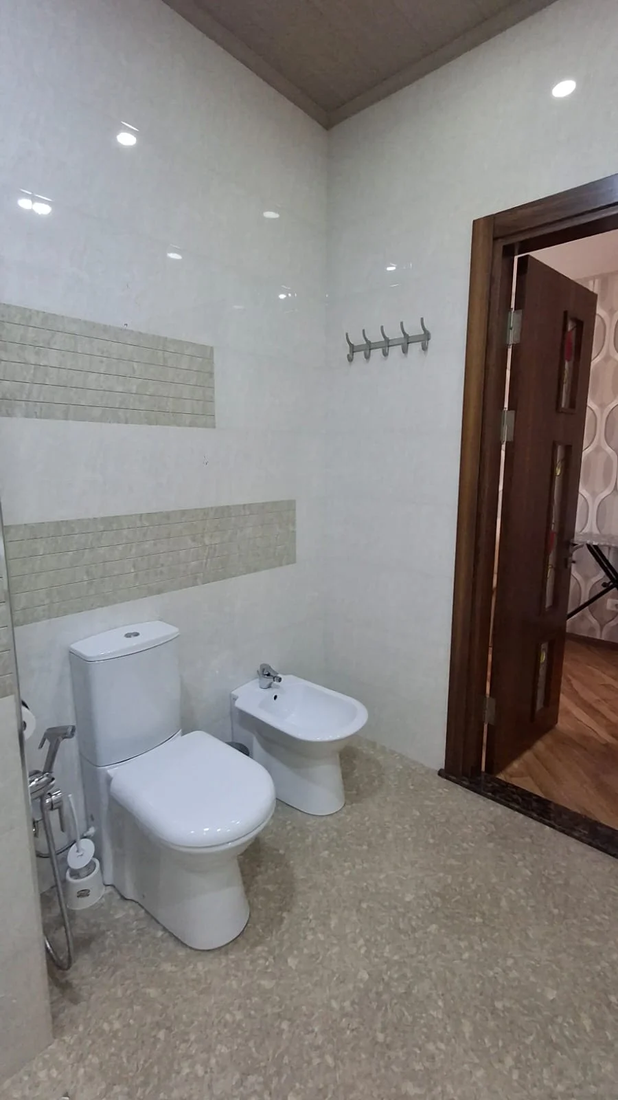Kirayə 4 otaqlı Mənzil 200 m² Yasamal r. – şəkil 19