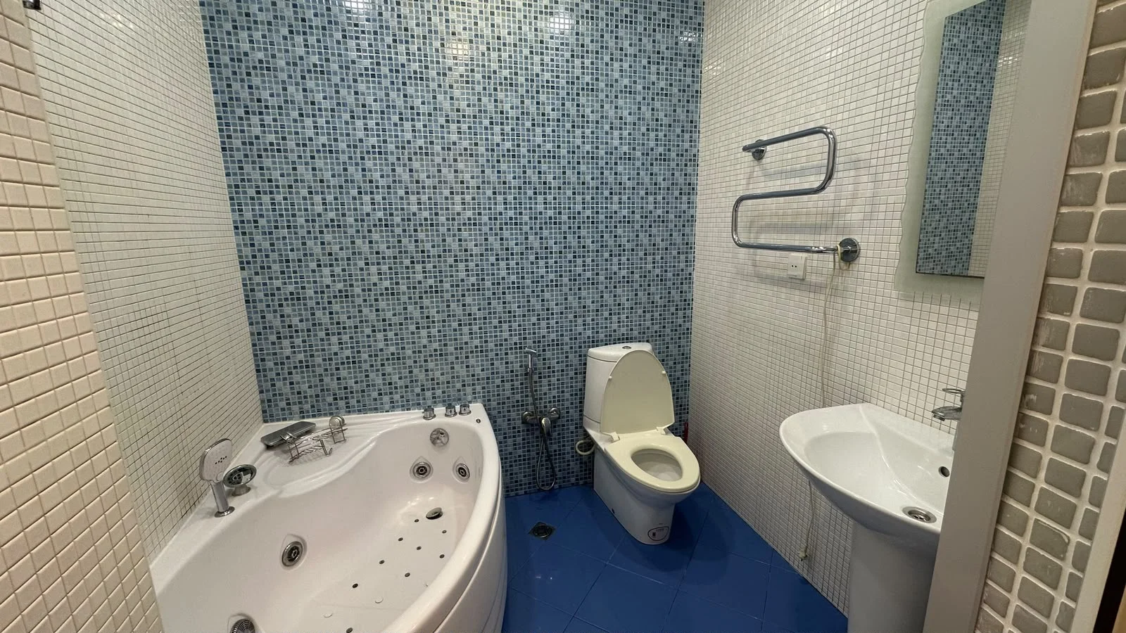 Kirayə 4 otaqlı Mənzil 175 m² Səbail r. İçərişəhər m. – şəkil 20